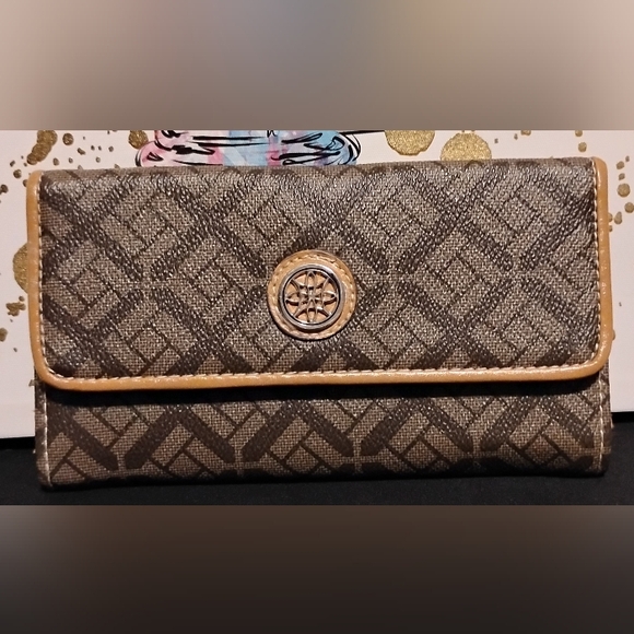 Jeun Bang Handbags - Jeun Bang Elegant Brown Leather Wallet W/ Lots Of Slots & A Checkbook Area NWO🎁
